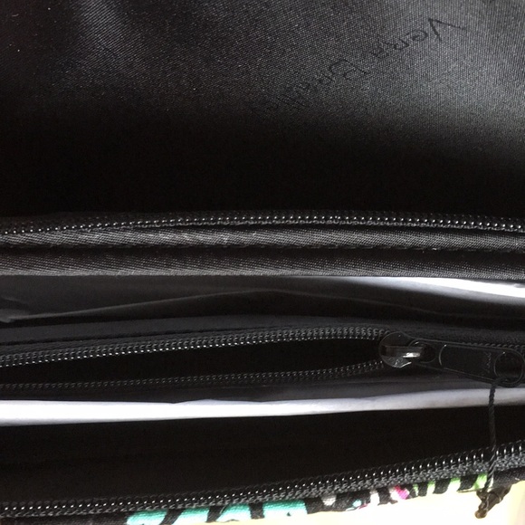 NWT Vera Bradley Turnlock Crossbody, Bandana Swirl - Picture 5 of 6